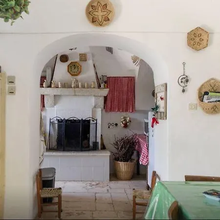 Trullo Luciana تْشيستيرنِنو