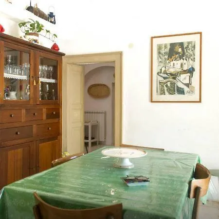 Trullo Luciana تْشيستيرنِنو
